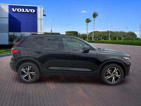 New 2026 Volvo XC40 B5 Core AWD/4WD image 8