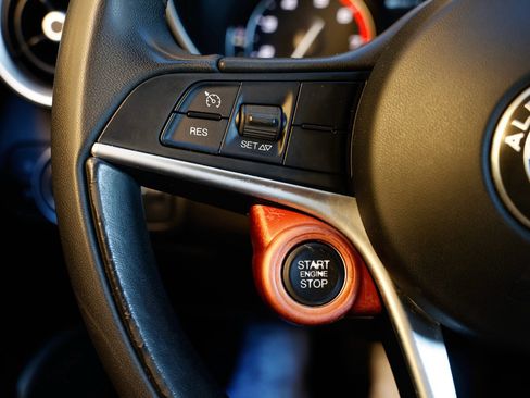 Used 2019 Alfa Romeo Giulia w/ Quick Order Package 22K Sport image 28