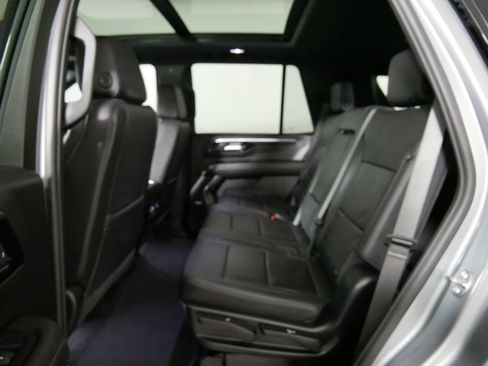 Used 2025 Chevrolet Tahoe Z71 w/ Comfort Package AWD/4WD image 25