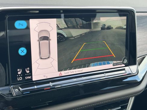 New 2026 Volkswagen Atlas SEL image 14