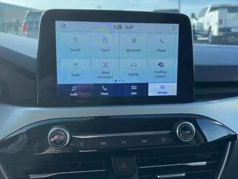 Used 2022 Ford Escape SE image 39