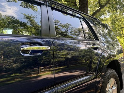 Used 2006 Toyota 4Runner SR5 AWD/4WD image 21
