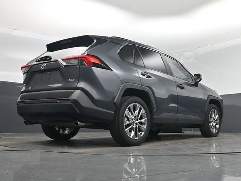 Used 2020 Toyota RAV4 XLE Premium image 50