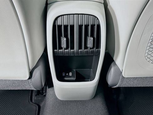 New 2026 Hyundai Kona SEL Premium FWD image 17