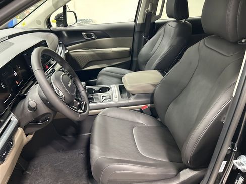 New 2026 Kia Carnival image 9