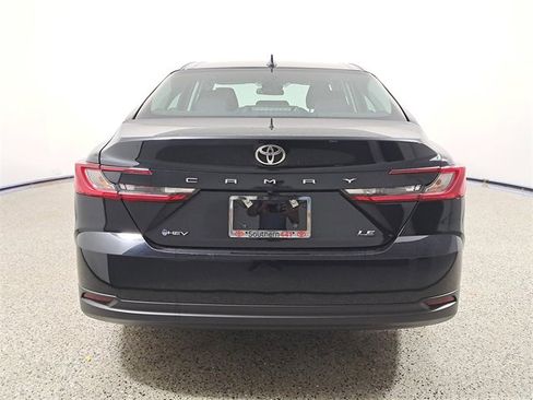 Used 2025 Toyota Camry LE image 6