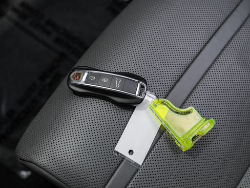 Used 2020 Porsche Cayenne Turbo image 55