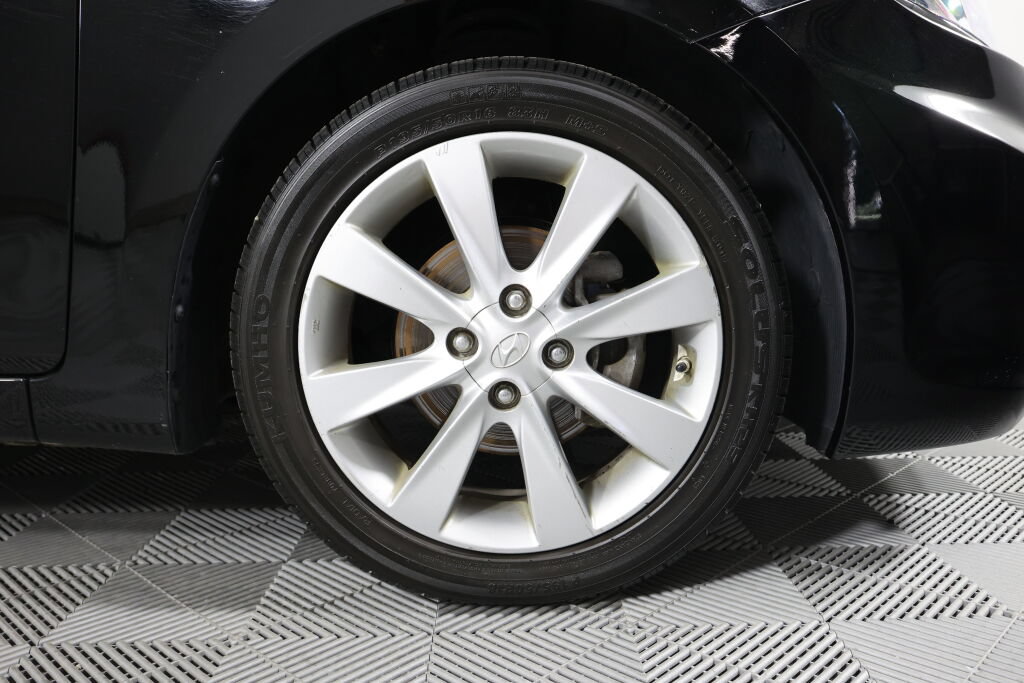 Used 2012 Hyundai Accent SE FWD image 6