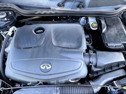 Used 2017 INFINITI QX30 Premium w/ Navigation Package FWD image 24