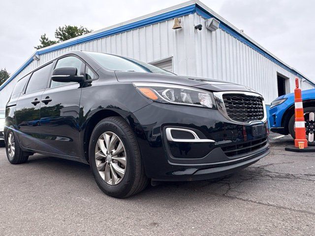 Used 2020 Kia Sedona LX FWD image 2