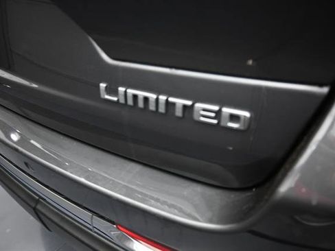 Used 2022 Jeep Grand Cherokee Limited AWD/4WD image 5