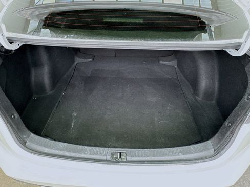 Used 2022 Toyota Corolla LE FWD image 16