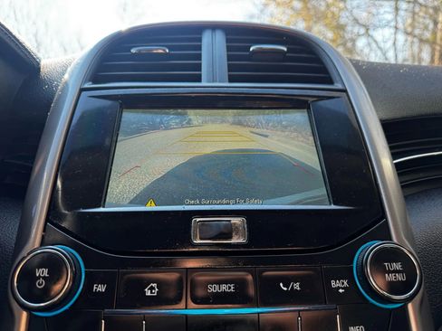 Used 2015 Chevrolet Malibu LT image 15