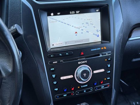 Used 2017 Ford Explorer Limited w/ Equipment Group 301A AWD/4WD image 27