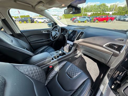 Used 2023 Ford Edge Titanium AWD/4WD image 10