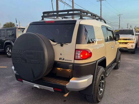 Used 2008 Toyota FJ Cruiser 4WD image 12