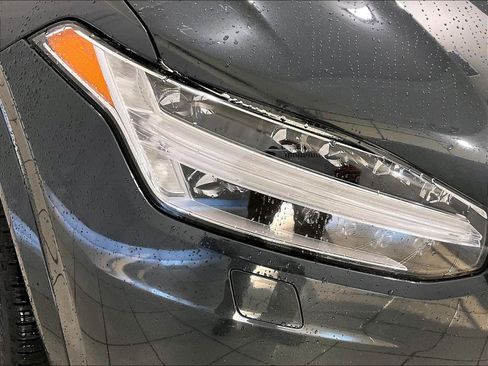 Used 2021 Volvo XC90 T6 Momentum w/ Advanced Package image 34