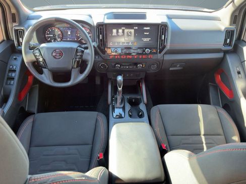 Used 2025 Nissan Frontier PRO-4X image 16