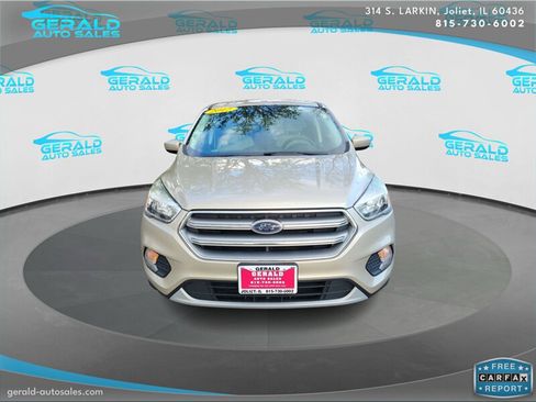 Used 2017 Ford Escape SE FWD image 2