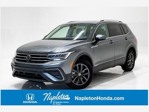 Used 2023 Volkswagen Tiguan SE FWD image 1
