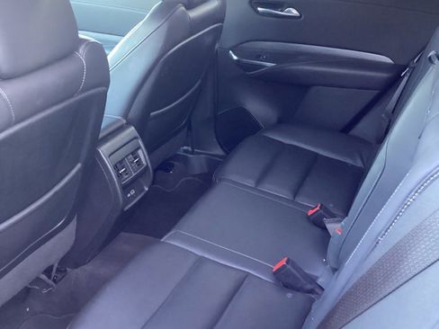 Used 2024 Cadillac XT4 Premium Luxury image 10