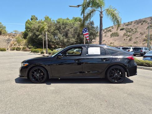 Used 2024 Honda Civic Sport image 2