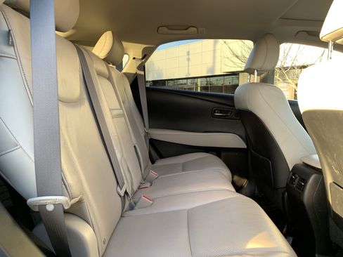 Used 2013 Lexus RX 450h AWD image 33