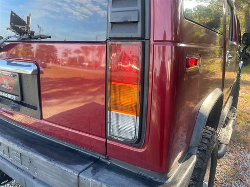 Used 2003 HUMMER H2 Sport Utility w/ Preferred Equipment Group image 43