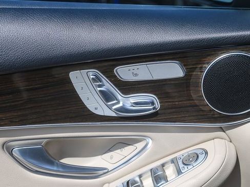 Used 2019 Mercedes-Benz GLC 300 image 23