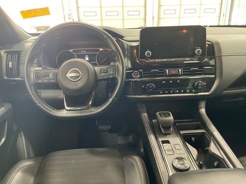 Used 2023 Nissan Pathfinder Rock Creek image 9