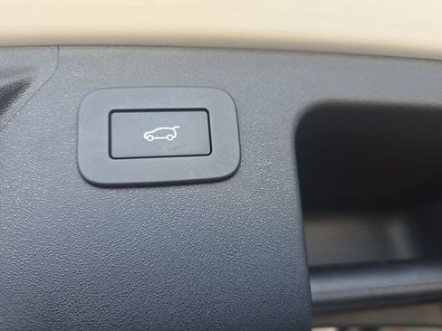 Certified 2025 Land Rover Discovery Sport S AWD/4WD image 16