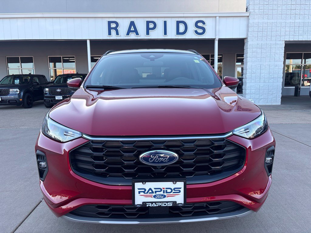 Used 2023 Ford Escape ST-Line Select w/ Tech Pack #2 AWD/4WD image 2