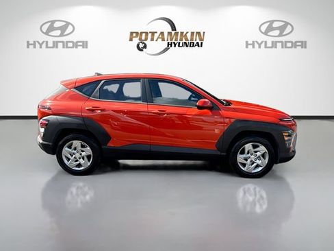 Certified 2025 Hyundai Kona SE FWD image 4