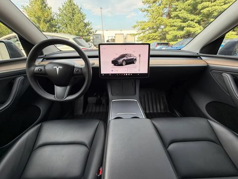 Used 2023 Tesla Model Y AWD image 2