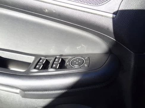 Used 2023 Ford Edge SEL image 12