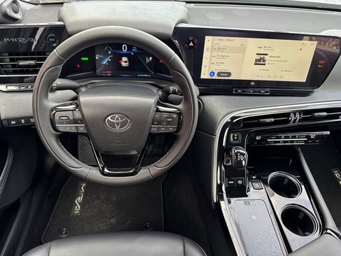 Used 2023 Toyota Mirai XLE image 18