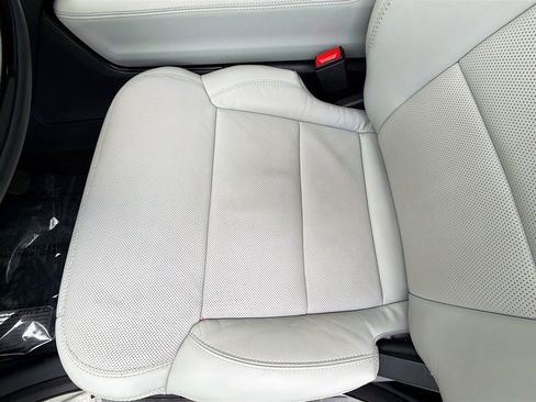 Used 2025 Ford Expedition Platinum AWD/4WD image 22