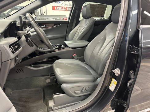 Used 2022 Lincoln Nautilus Reserve w/ Luxury Package image 5