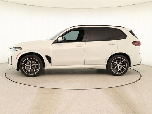 Used 2024 BMW X5 sDrive40i w/ M Sport Package image 2