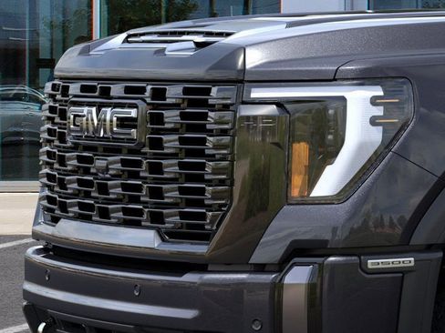 New 2025 GMC Sierra 3500 Denali Ultimate image 13