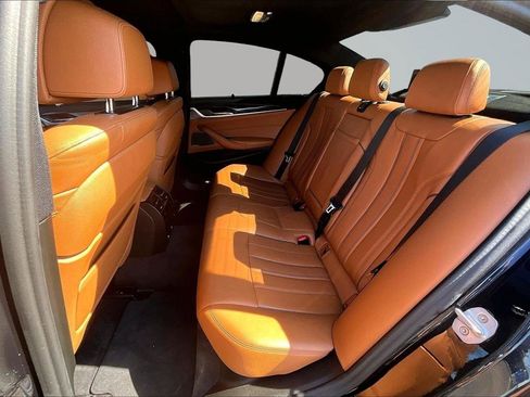 Used 2019 BMW M550i xDrive image 22