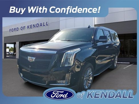 Used 2017 Cadillac Escalade ESV 4WD image 1