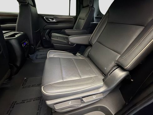Used 2023 Chevrolet Suburban Premier image 13