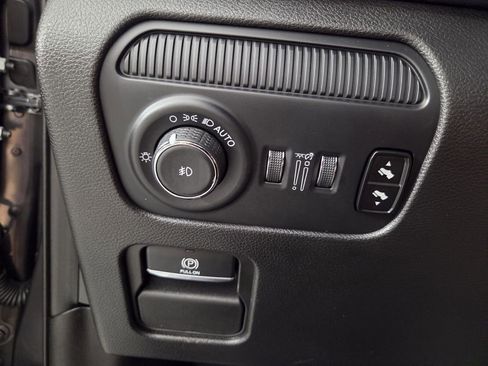 Certified 2024 Jeep Wagoneer Series II w/ Convenience Group I image 21