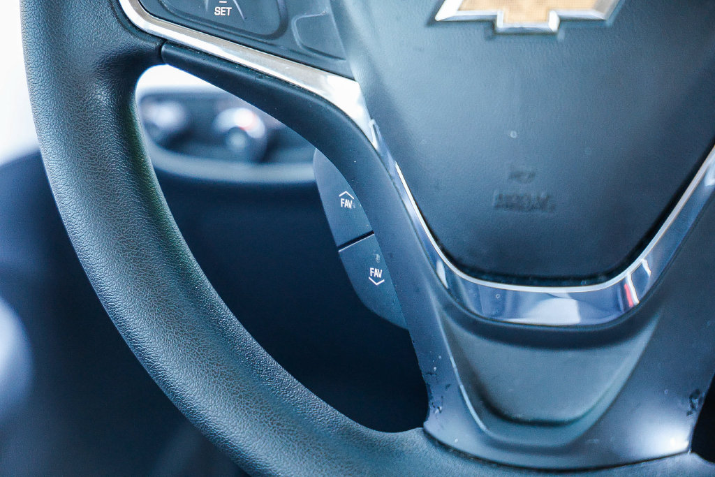 Used 2019 Chevrolet Bolt LT FWD image 27