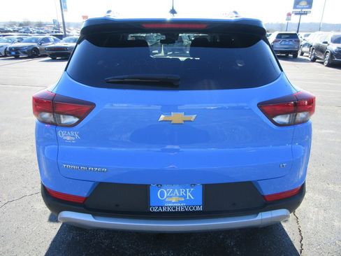 Certified 2024 Chevrolet TrailBlazer LT w/ Driver Confidence Package image 4