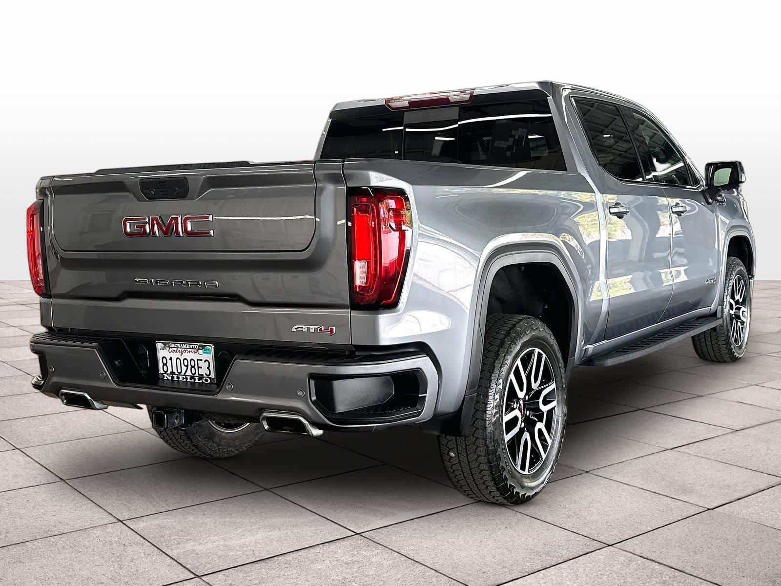 Used 2021 GMC Sierra 1500 AT4 w/ AT4 Preferred Package AWD/4WD image 9