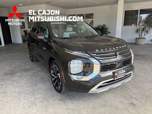 Used 2025 Mitsubishi Outlander SEL AWD/4WD image 1