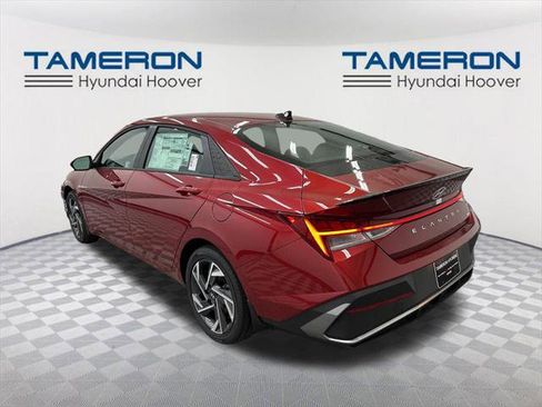 New 2025 Hyundai Elantra SEL image 3