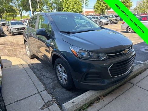 Used 2020 Chevrolet Trax LS w/ Tint and Cruise Package FWD image 3